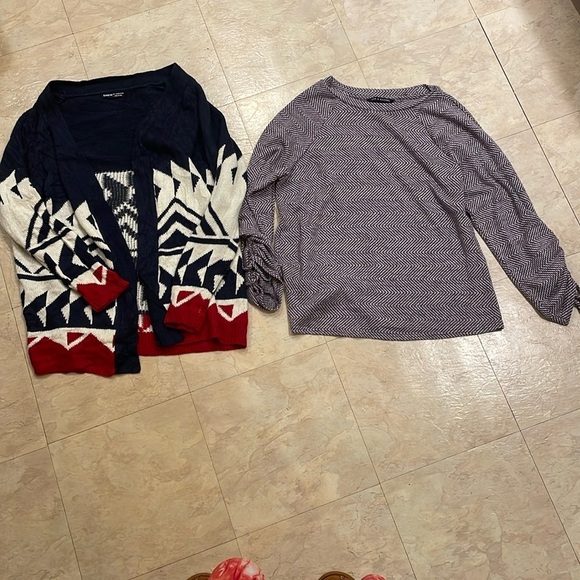 Woman’s Tops, Sz Large- 2 for one price - Picture 1 of 3